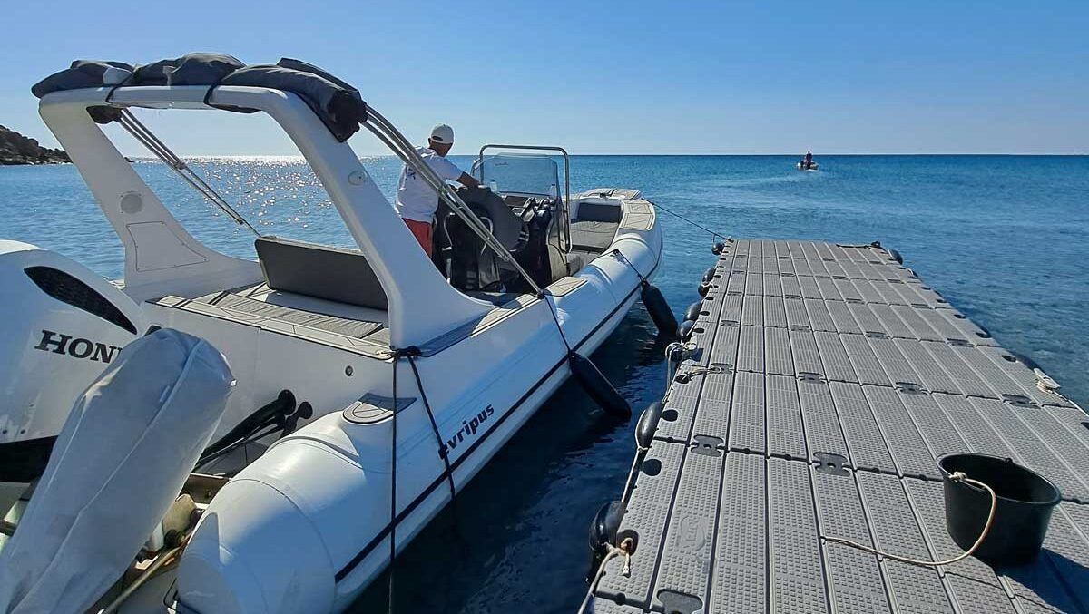 Milos daily cruises - Bloomarine